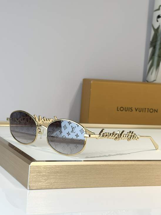 Picture of Louis Vuitton Sunglasses _SKUfw79683827fw